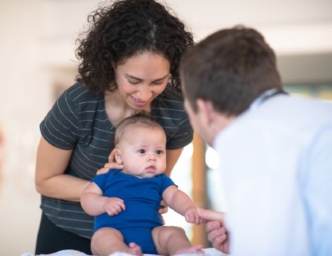 baby with parents