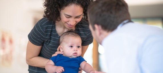 baby with parents